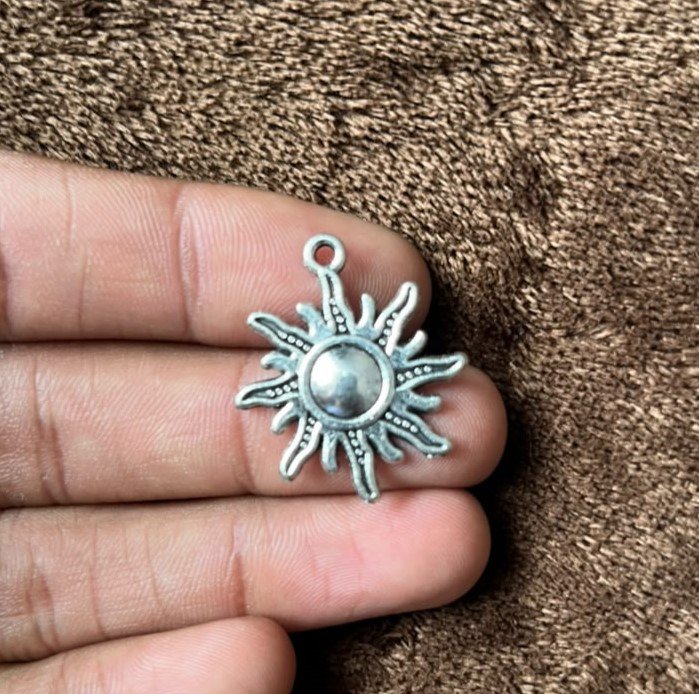 Mini Silver sun - Image 2