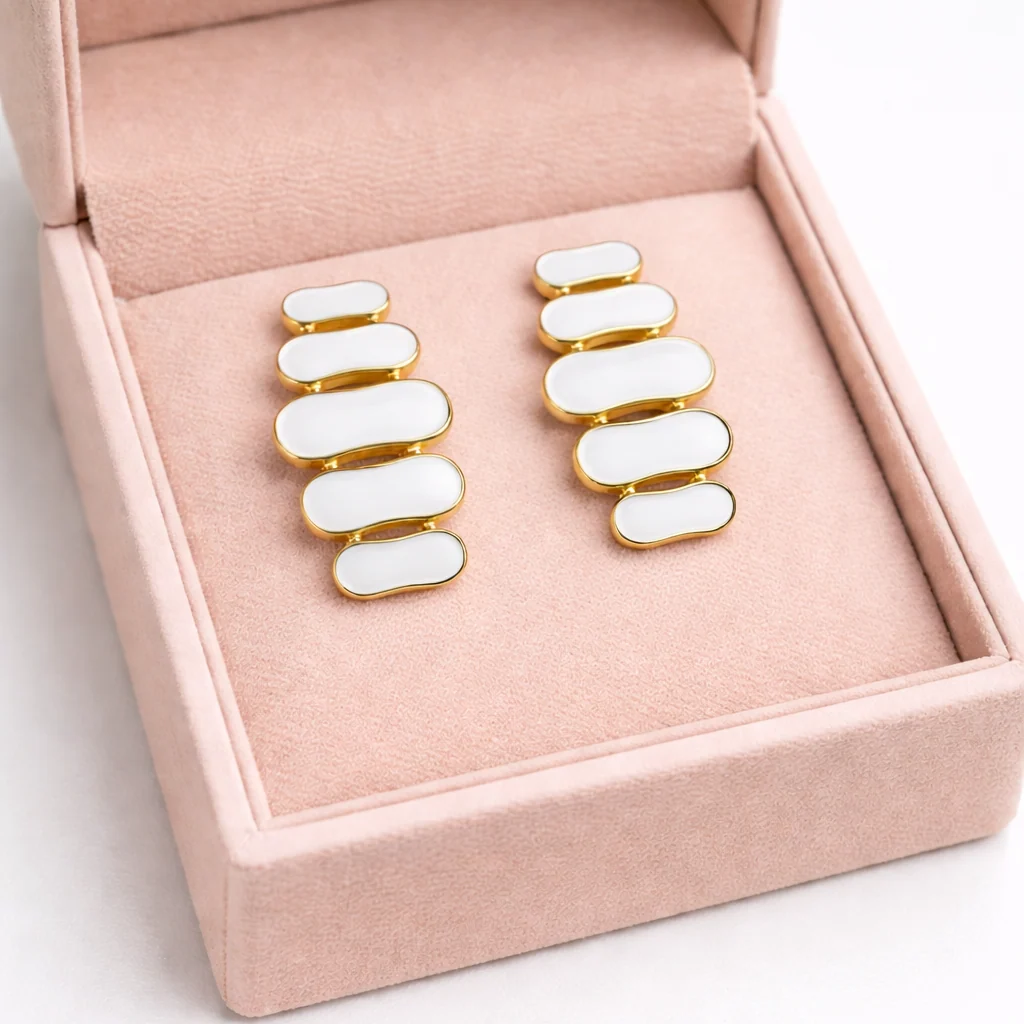 White Korean Earrin - Image 2