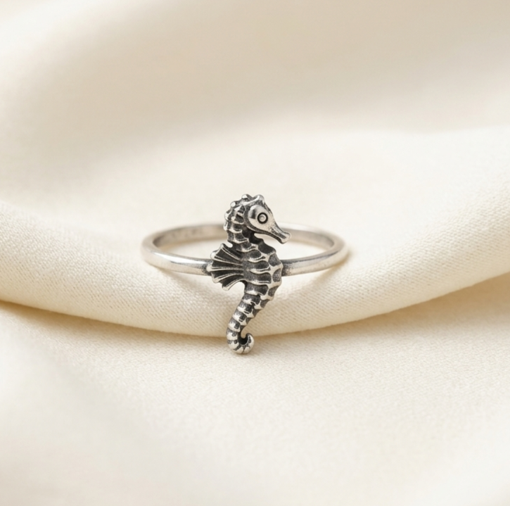 Mini SeaHorse Ring