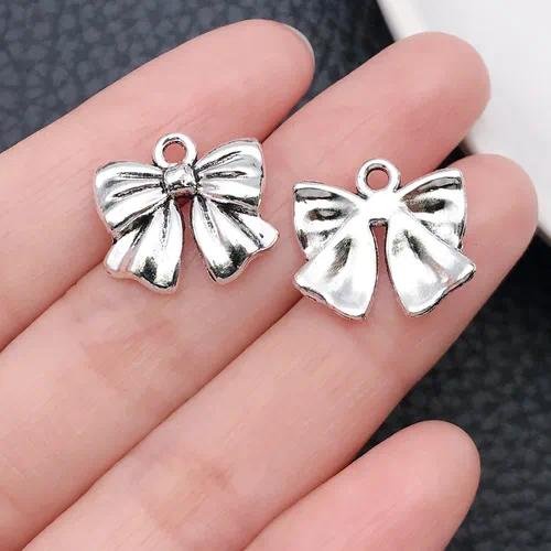 Heart Shape Pendant 1 PCS Package Made of Alloy with Antique Silver Plated Electroplated Finish for Jewelry Accessories