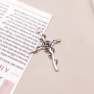 Gothic Alloy Cross Pendant with Electroplated Antique Silver Plating for DIY Jewelry