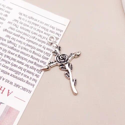 Gothic Alloy Cross Pendant with Electroplated Antique Silver Plating for DIY Jewelry