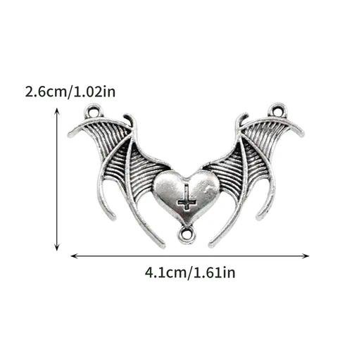 Antique Silver Plated Alloy Skull Pendant with Electroplated Craft, Perfect Halloween Jewelry Accessory