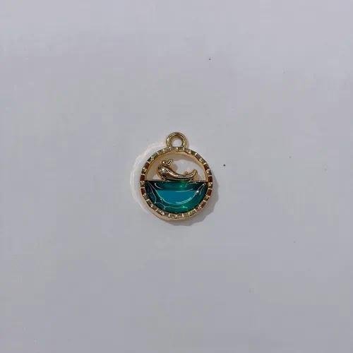 Marine Style Enamel Shell Pendant Made of Alloy Featuring Shell Inlay