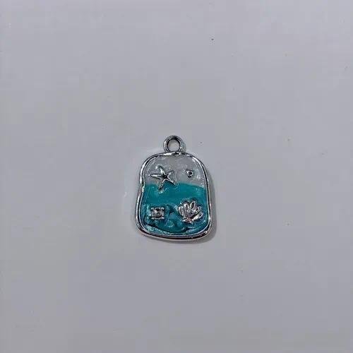 Marine Style Enamel Shell Pendant Made of Alloy Featuring Shell Inlay