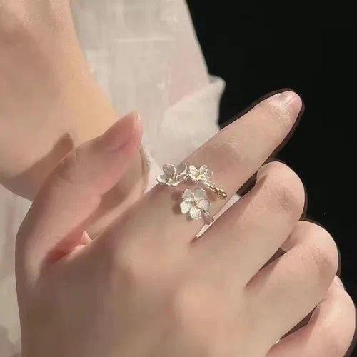 Simple Style Gold Bow Tie Band Ring for Women in Electroplated Alloy