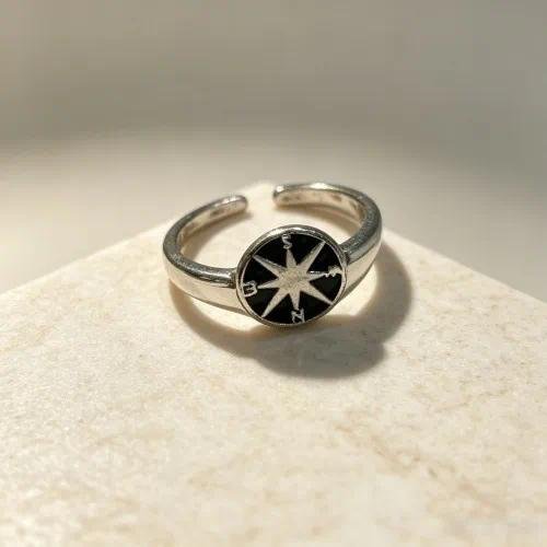 Simple Style Gold Bow Tie Band Ring for Women in Electroplated Alloy
