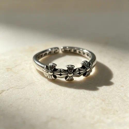 Simple Style Gold Bow Tie Band Ring for Women in Electroplated Alloy