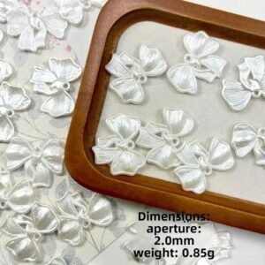 Polished Acrylic Shell Pendant in White, Commute Style Jewelry Accessory