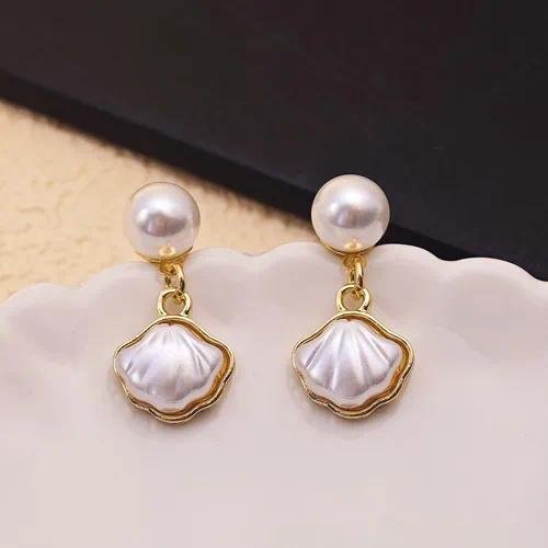 Simple Style Geometric Irregular Stud Earrings with Imitation Pearl for Women, 1 Pair