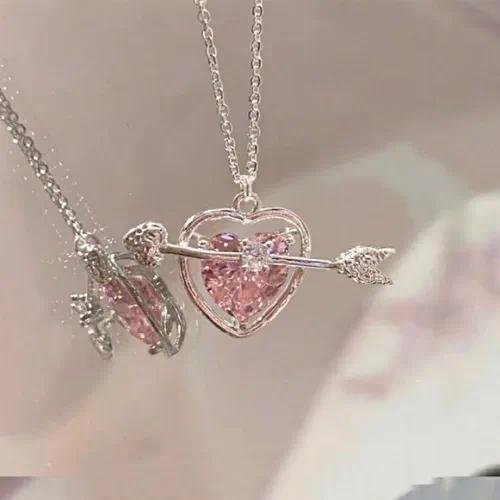 Heart Shape Necklace for Women in Light Luxury Style with Alloy Chain and Pendant Featuring Pearl Design