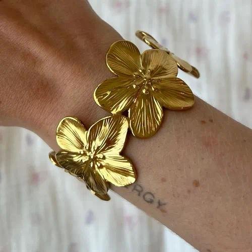 Electroplated Alloy Flowers Bangle with Stretch Adjustable Clasp
