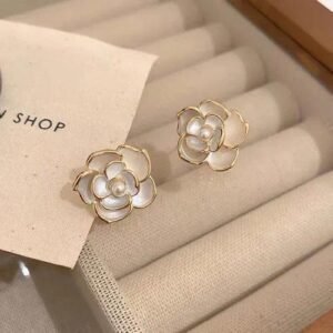 Simple Style Geometric Irregular Stud Earrings with Imitation Pearl for Women, 1 Pair