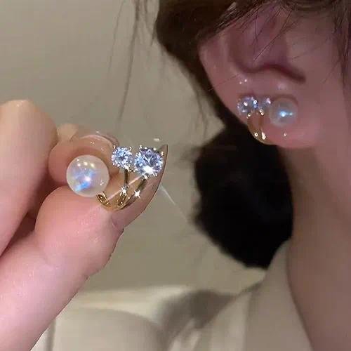 Sweet Flowers Stud Earrings for Women Featuring Enamel Design with Alloy Ear Pins and Artificial Pearl Inlay