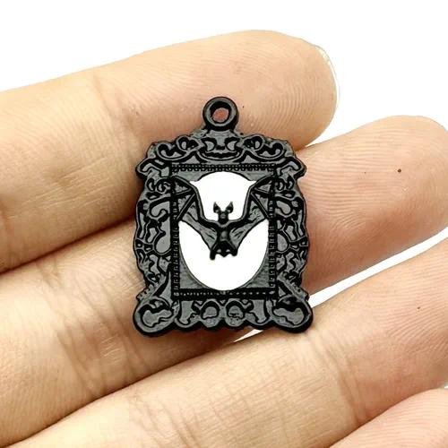 Handmade Zinc Alloy Pendant Gothic Style Bat Necklace Punk Personality Dark Style Totem Pattern Jewelry Accessory