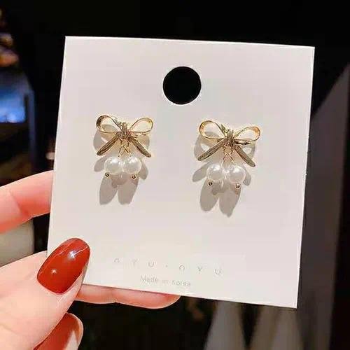 Fashion Flowers Stud Earrings for Women Featuring Electroplated Design with 925 Sterling Silver Posts and Artificial Pearl Inlay