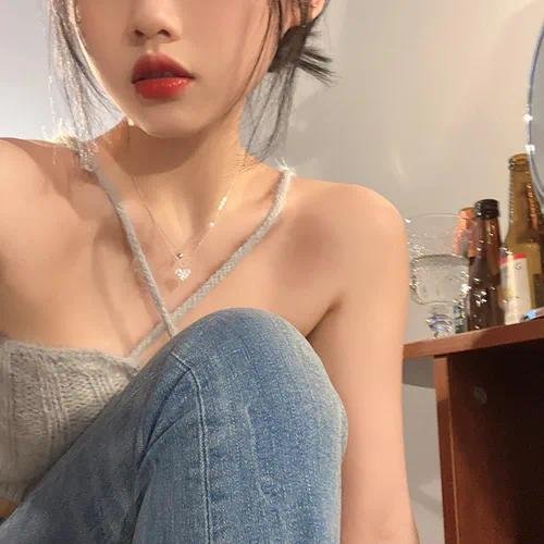 Heart Shape Necklace for Women in Light Luxury Style with Alloy Chain and Pendant Featuring Pearl Design