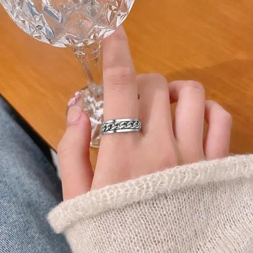 Simple Style Gold Bow Tie Band Ring for Women in Electroplated Alloy