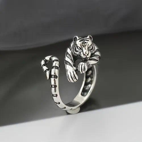Tiger Ring For Men in Silver Alloy, 1 Piece Stylish Accessory