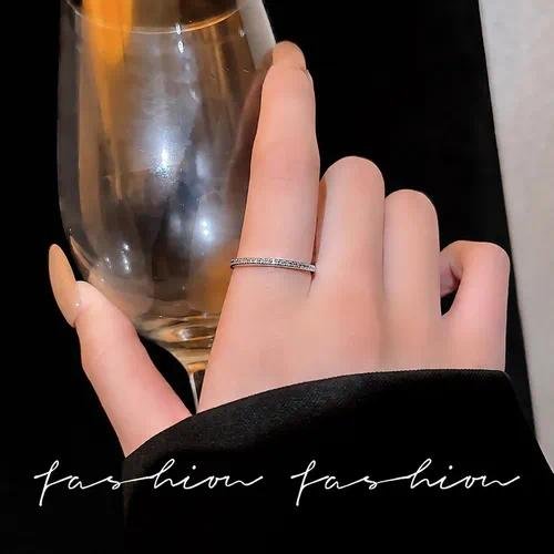 Simple Style Gold Bow Tie Band Ring for Women in Electroplated Alloy