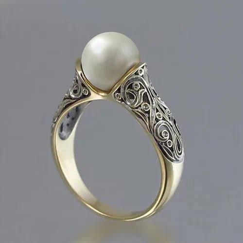 Romantic Round Alloy Ring with Zircon Inlay, Golden Plated Finish, Unisex Style
